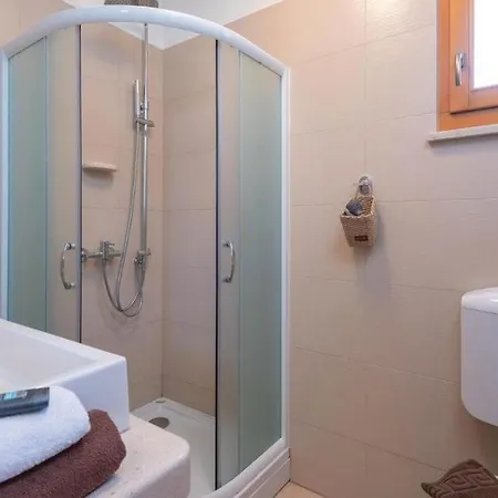 Apartment Amazing Ellaw With Pool And Jacuzzi