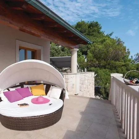 Amazing Ellaw With Pool And Jacuzzi Apartment *