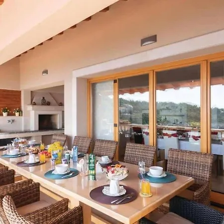 Amazing Ellaw With Pool And Jacuzzi * Lumbarda