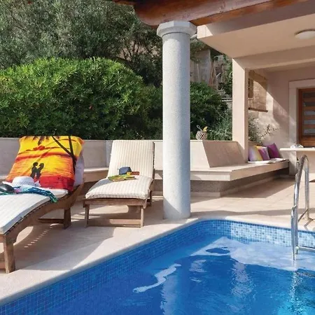 Amazing Ellaw With Pool And Jacuzzi Lägenhet